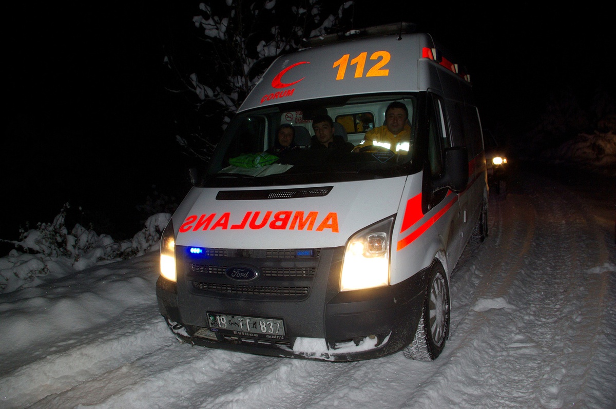 (Özel Haber) Hastaya Giden Ambulans Mahsur Kaldı