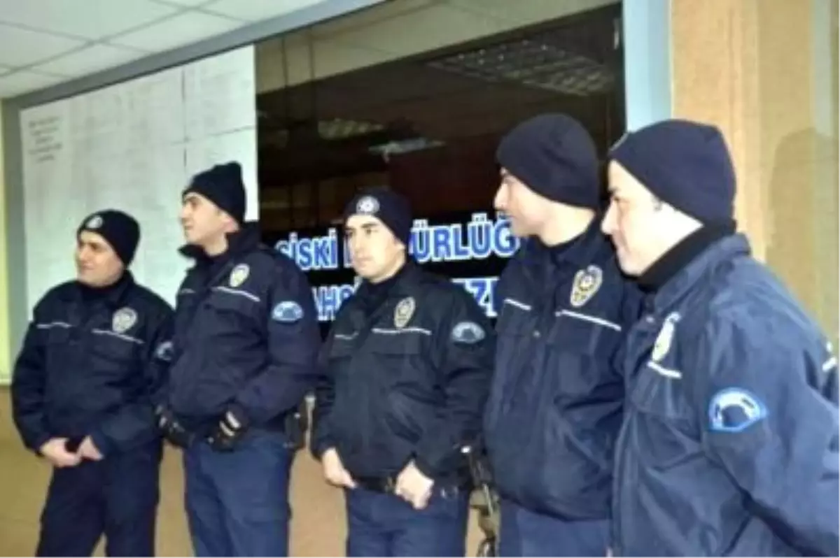 Siirt\'te BDP\'li Belediye Başkanlıklarına Baskının Ardından