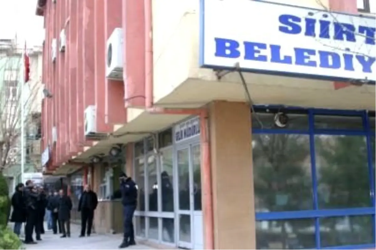 Siirtek Belediyelere Yolsuzluk Operasyonu: Eruh Belediye Başkanı ile 40 Kişi Gözaltında