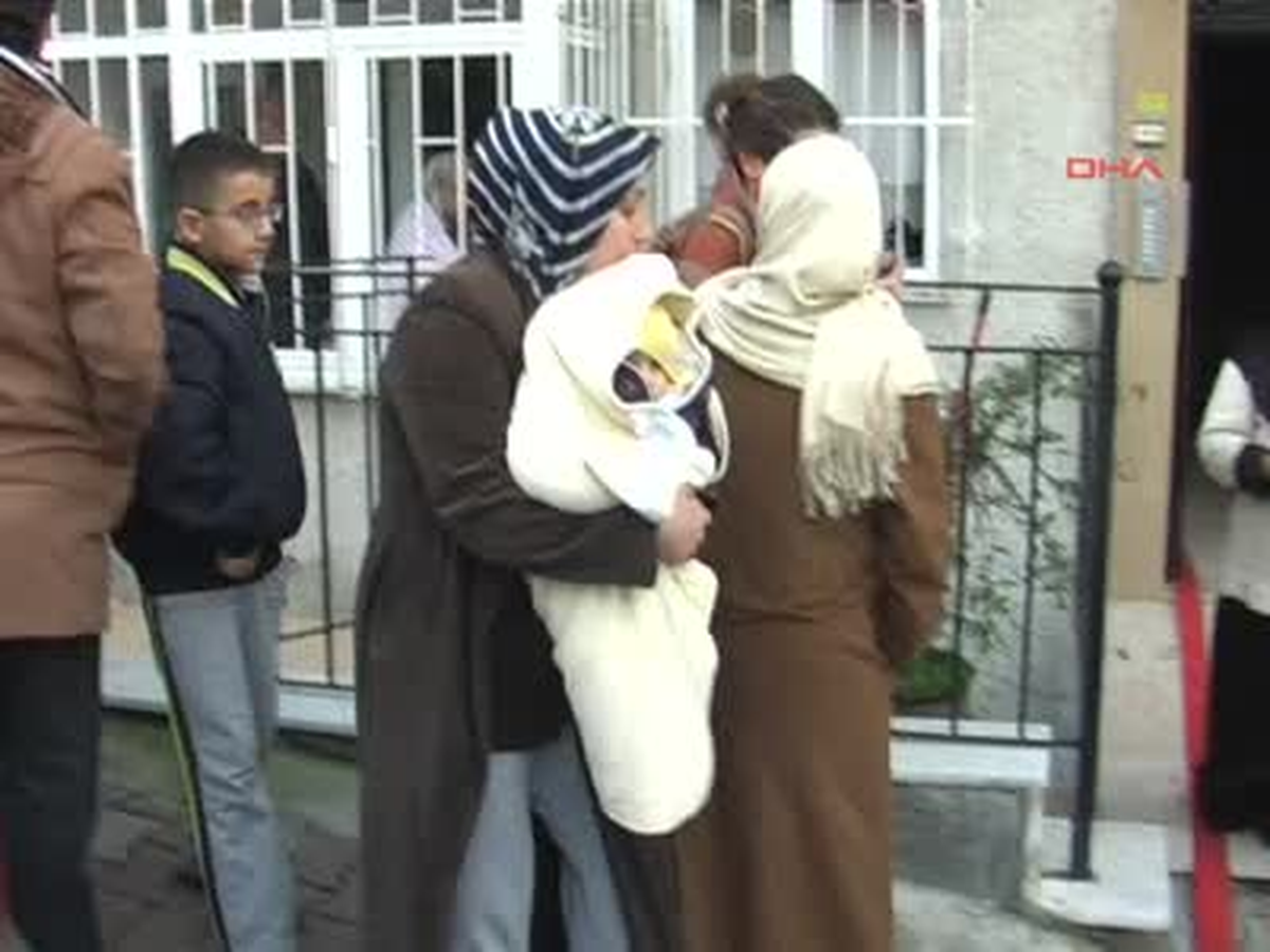 Şişli\'de 9 Katlı Binada Yangın Paniği