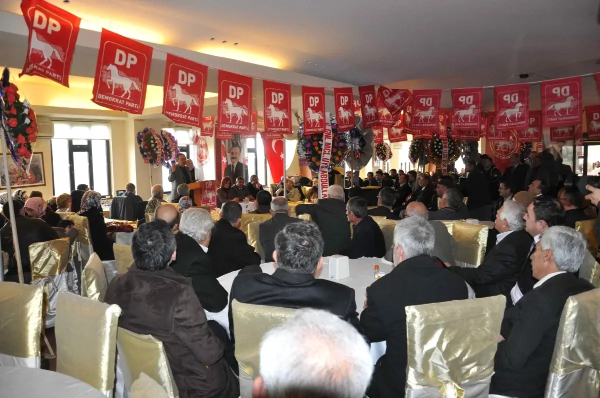 Soma Demokrat Parti\'de Günal Güven Tazeledi