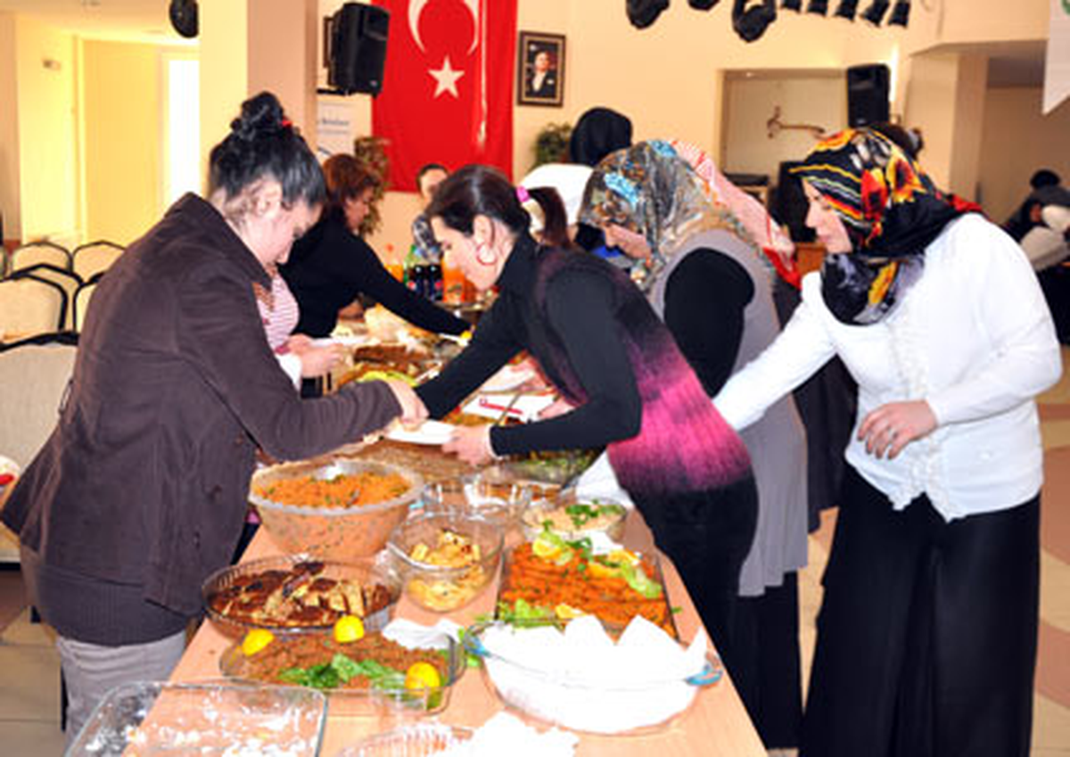 Sporcu Bayanlar Doyasıya Eğlendi