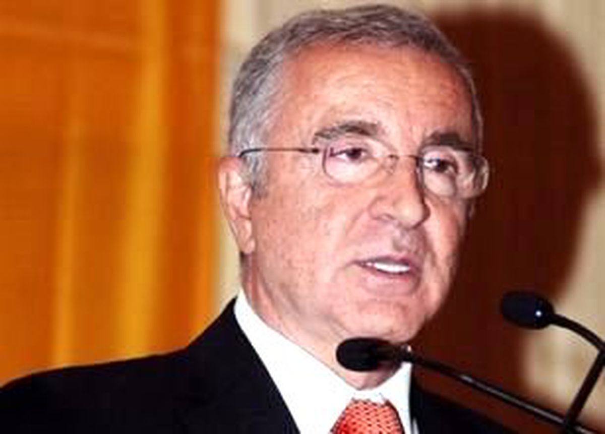 Ünal Aysal Konuşuyor...
