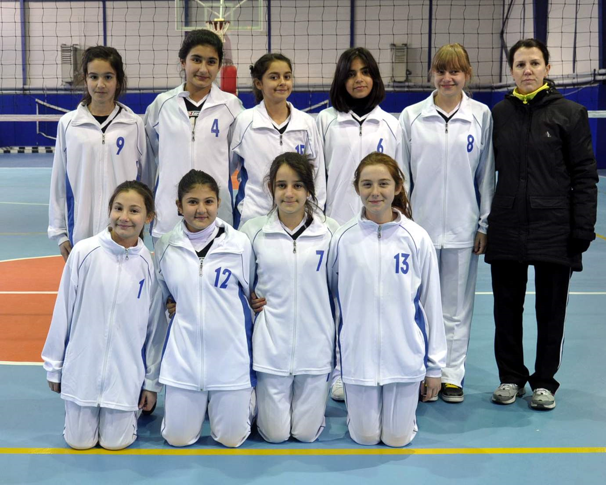 Voleybolda Gurup Şampiyonu Biga Dumlupınar İlköğretim Okulu Oldu