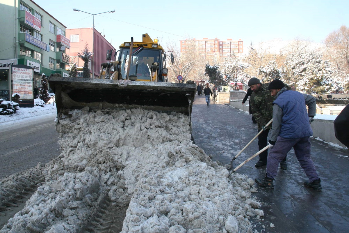 Yozgat Belediyesi 3 Günde 400 Ton Tuz Kullandı