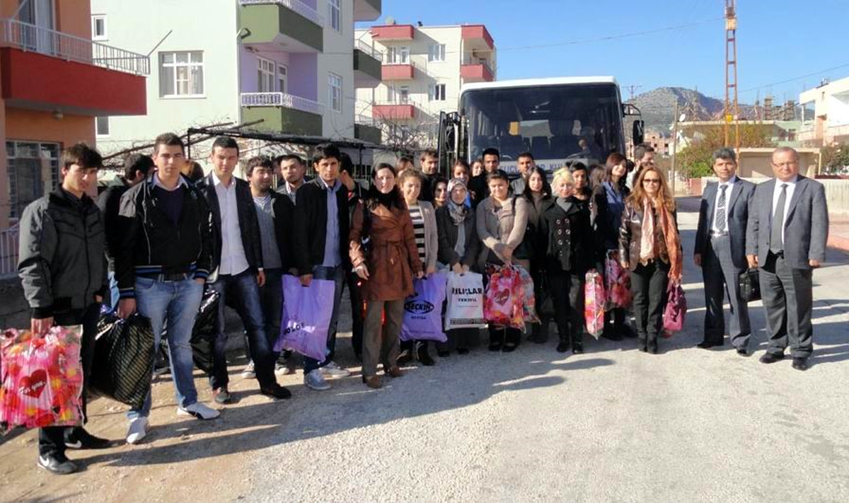 Yüksekokul Öğrencilerinden "Hediyemiz Var" Projesi