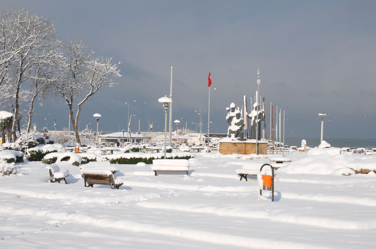 Akçakoca\'da Kar Tatili Bir Gün Uzadı