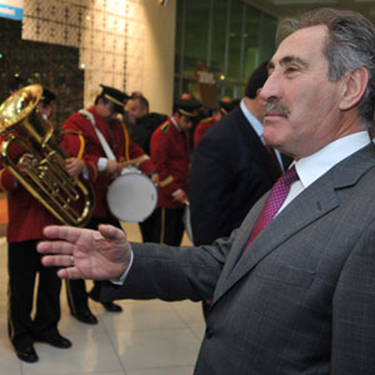 Bakan Günay\'dan Bandoya \'İzmir\'in Dağları\' İsteği