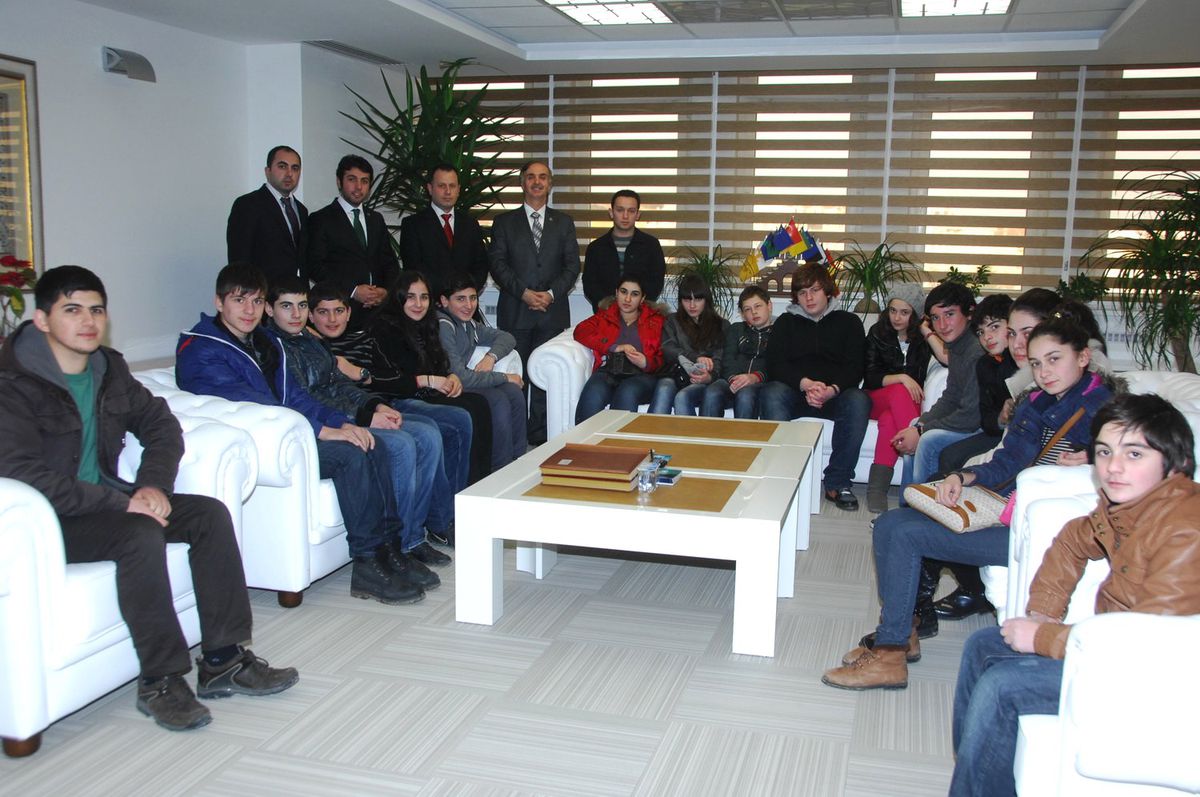 Başkan Keskin'e Gürcistanlı Öğrencilerden Ziyaret
