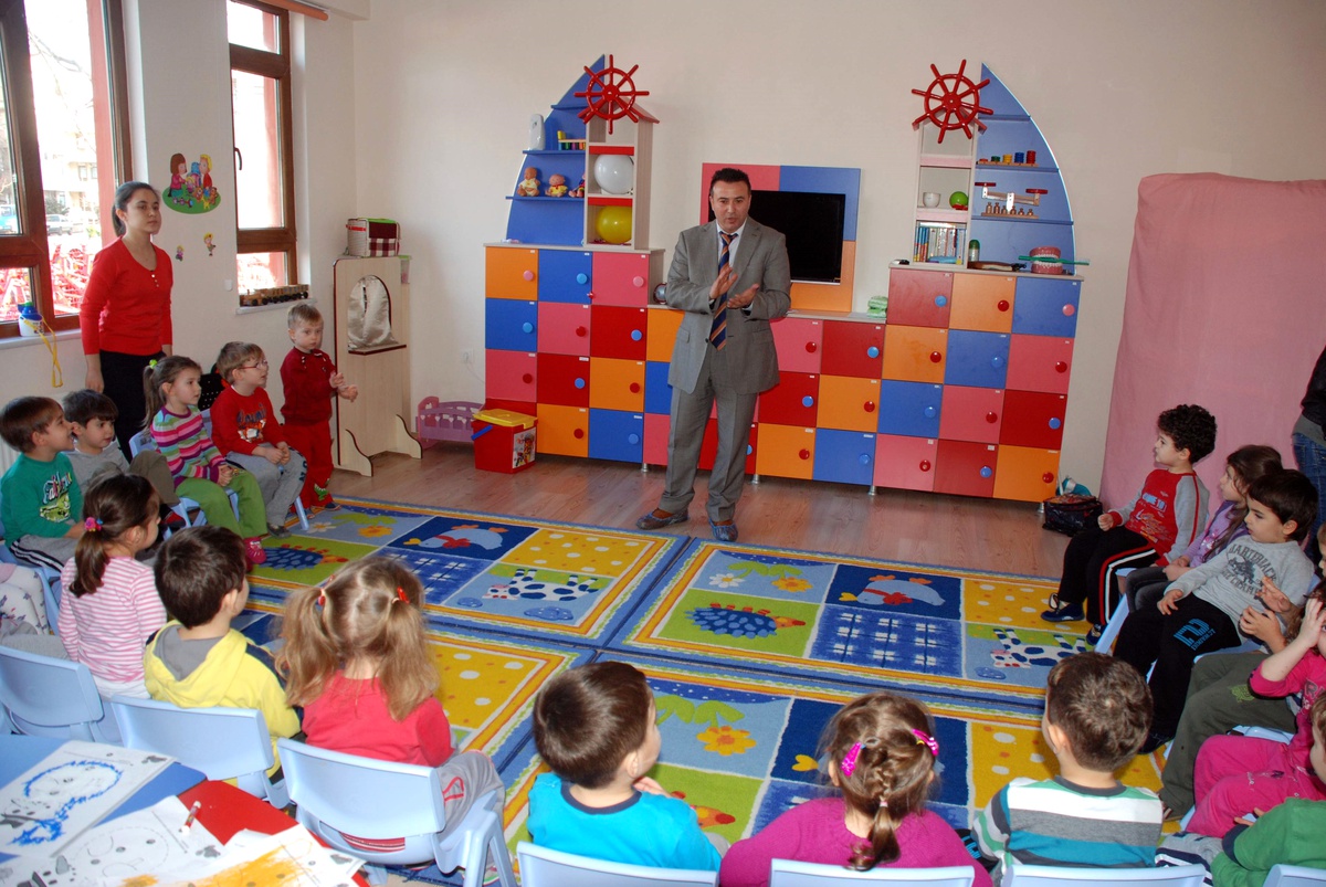 Biga\'da Anaokulu Öğrencilerine Diş Sağlığı Eğitimi