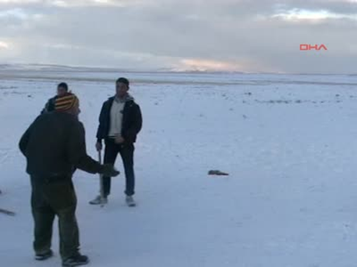 Bitlis\'te Kar Üstünde Amerikan Beyzbolu