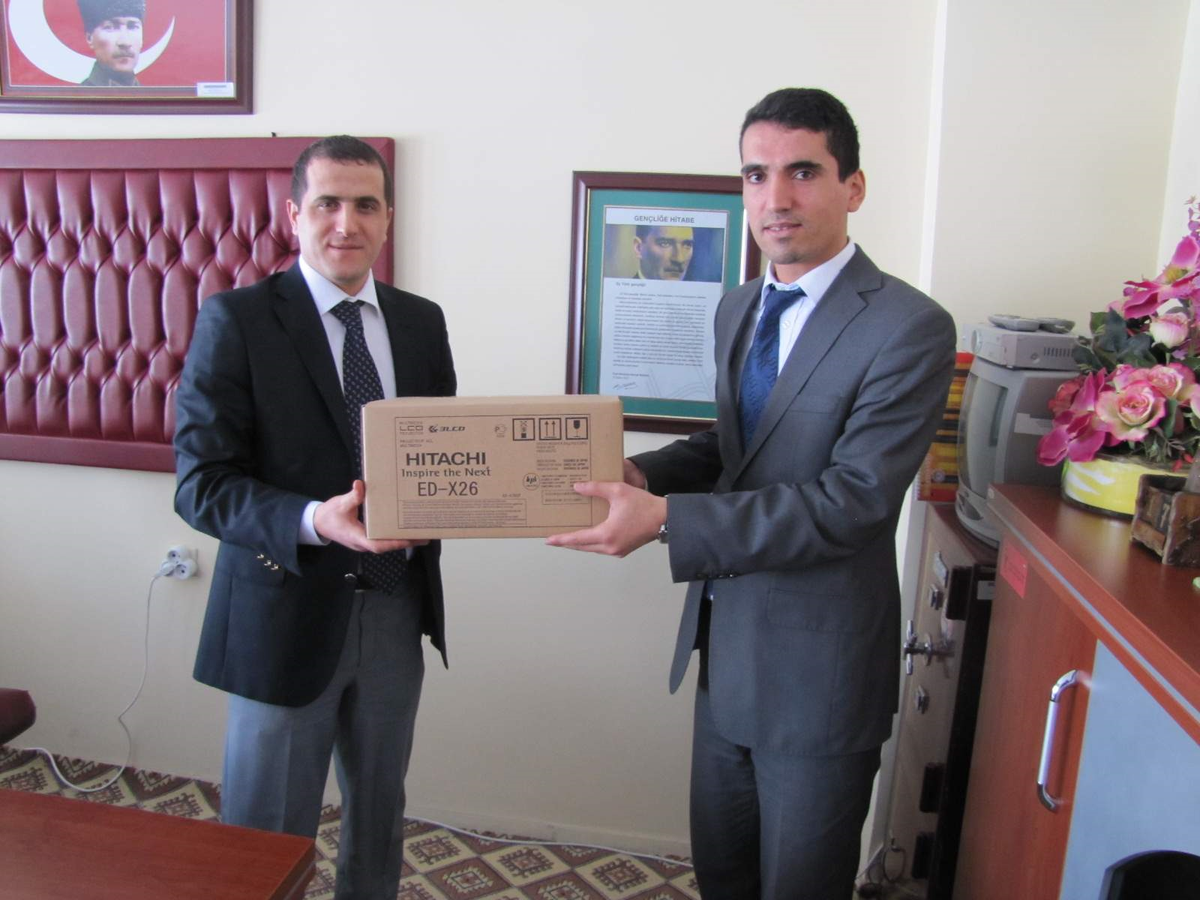 Çıftlık\'te Mavı Kapaklar ve Atık Pıller Toplandı