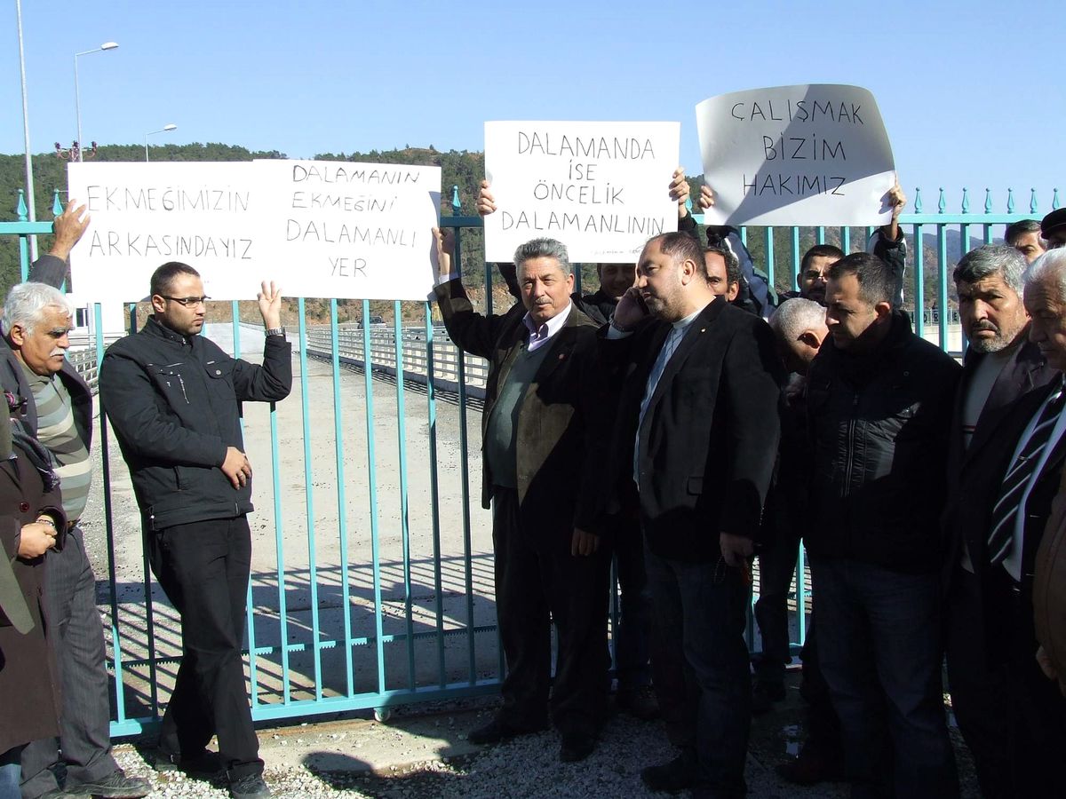 Dalaman AK Parti'den Akköprü Barajı'nda İthal İşçi Eylemi