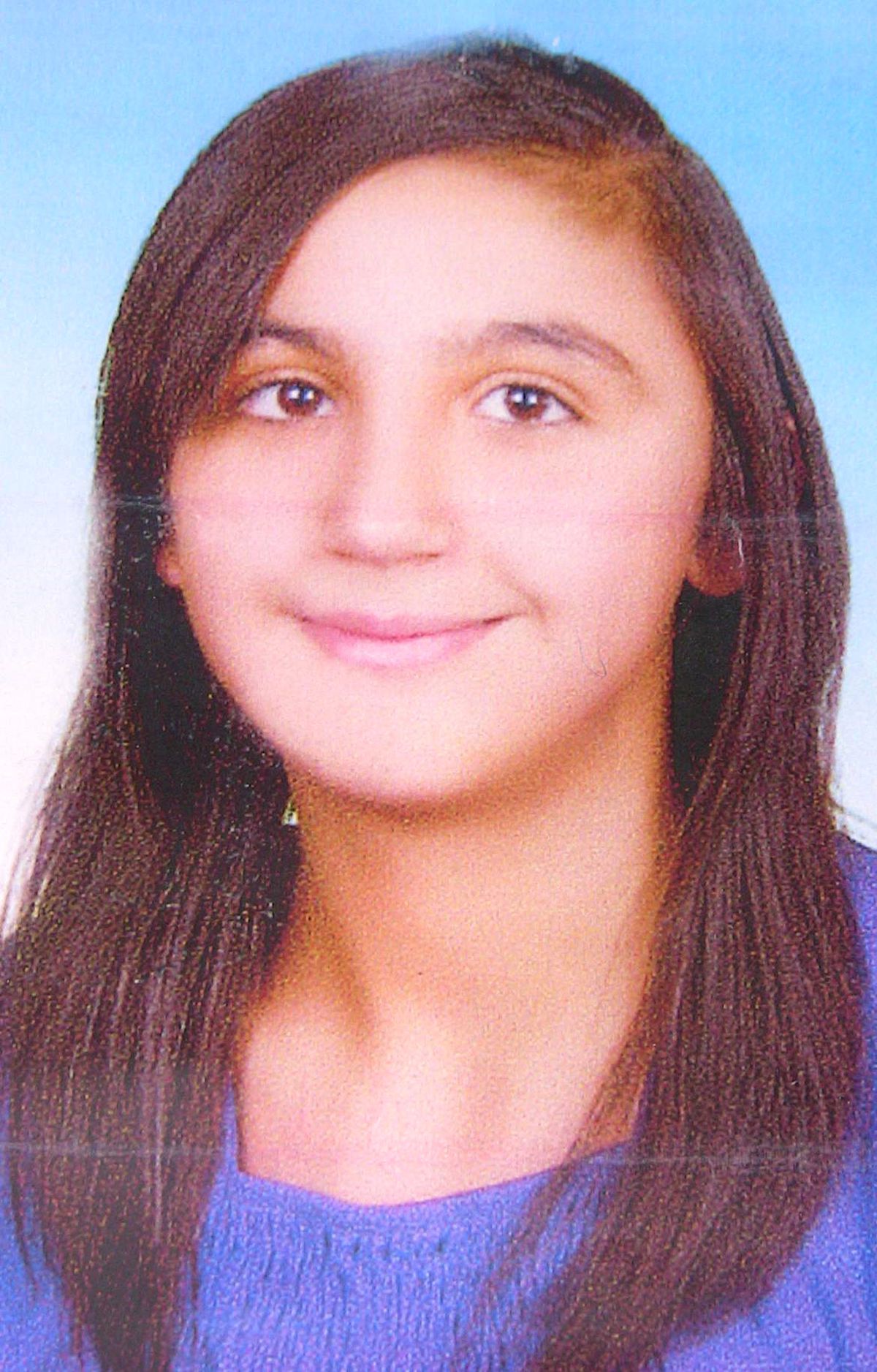 Elinde Fotoğrafla Kızını Arıyor
