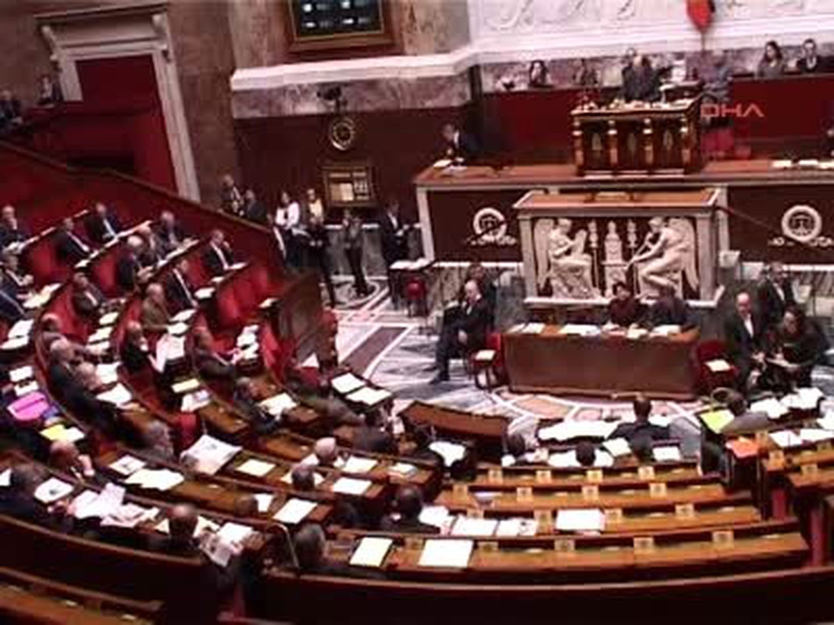 Fransa Senatosunda Sıcak Saatler