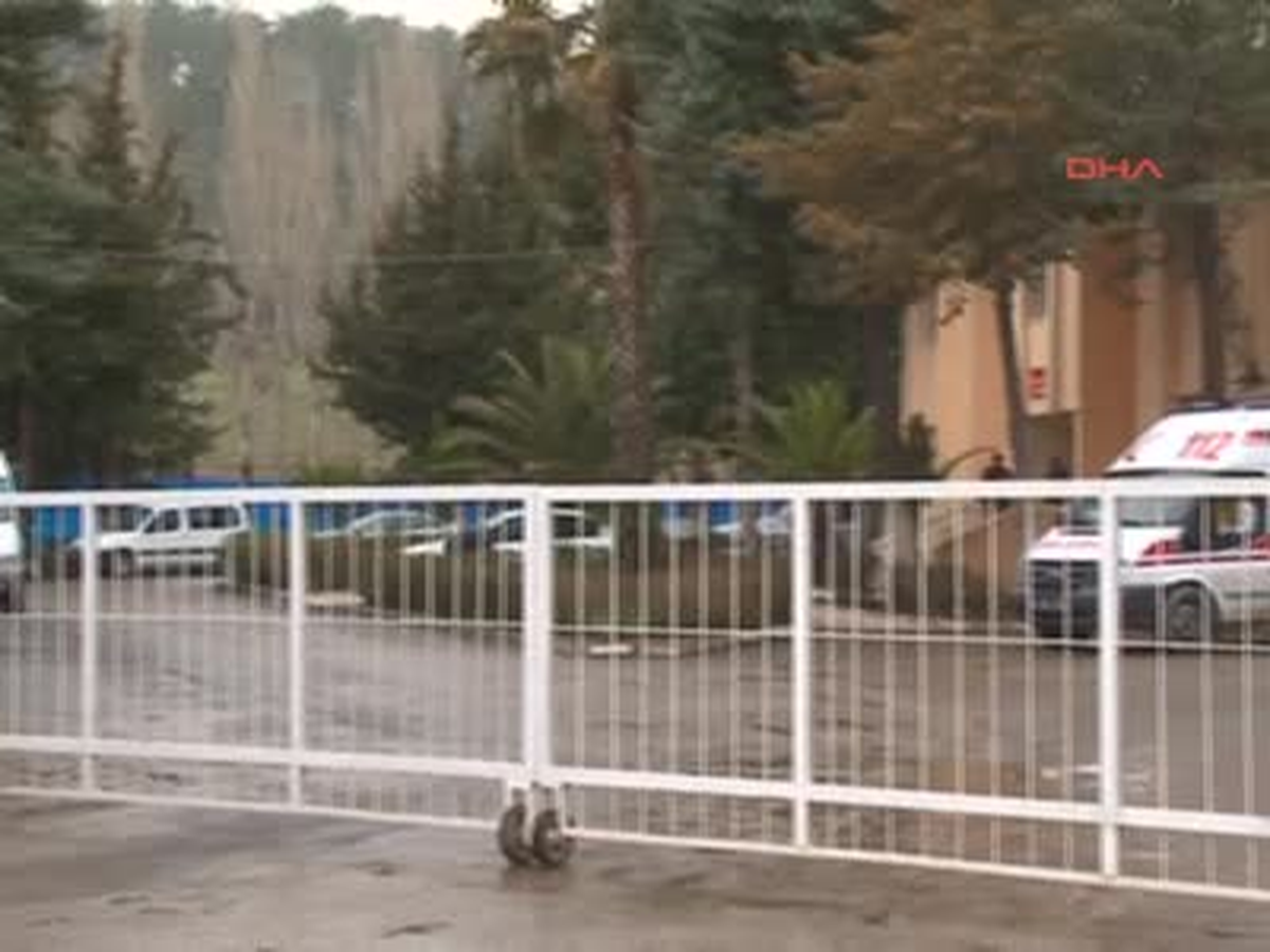Hatayek TBMM İnsan Hakları Alt Komisyonu Çadırkentleri İncelemek İçin Hatay\'da
