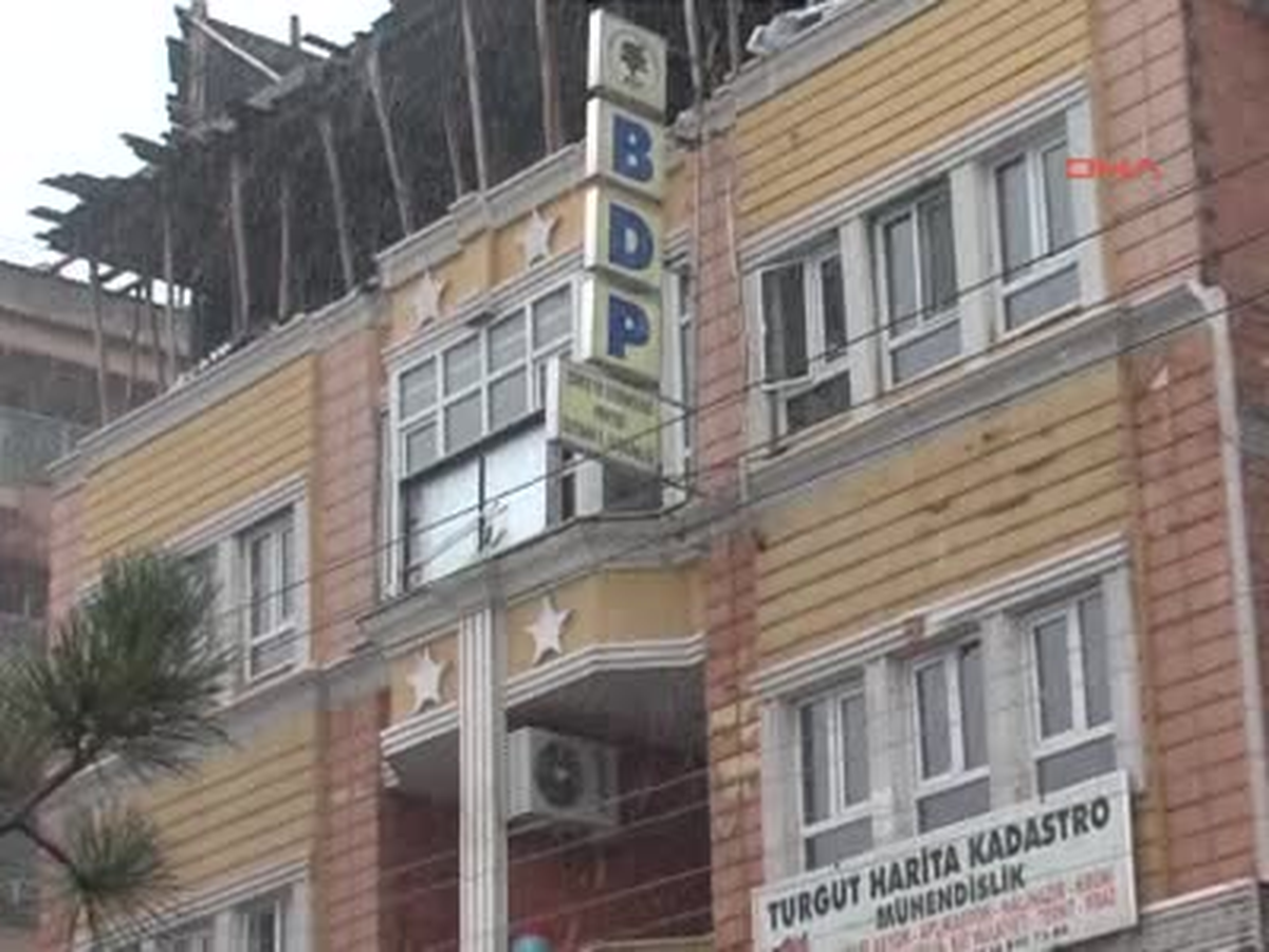 Hırsızlar BDP\'nin Kasasını Soydu