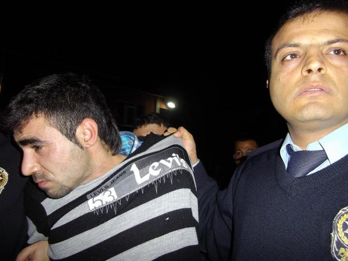Hırsızlık Şüphelisini Linçten Polis Kurtardı