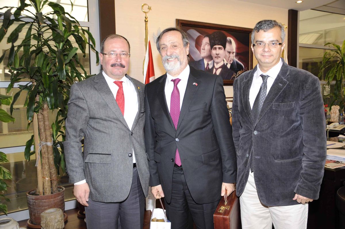 İngiltere Konsolosundan Başkan Altungün'e Övgü