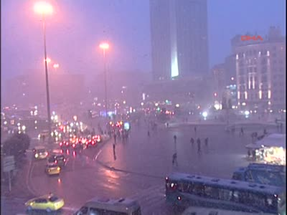 İstanbul\'da Kar Yağışı