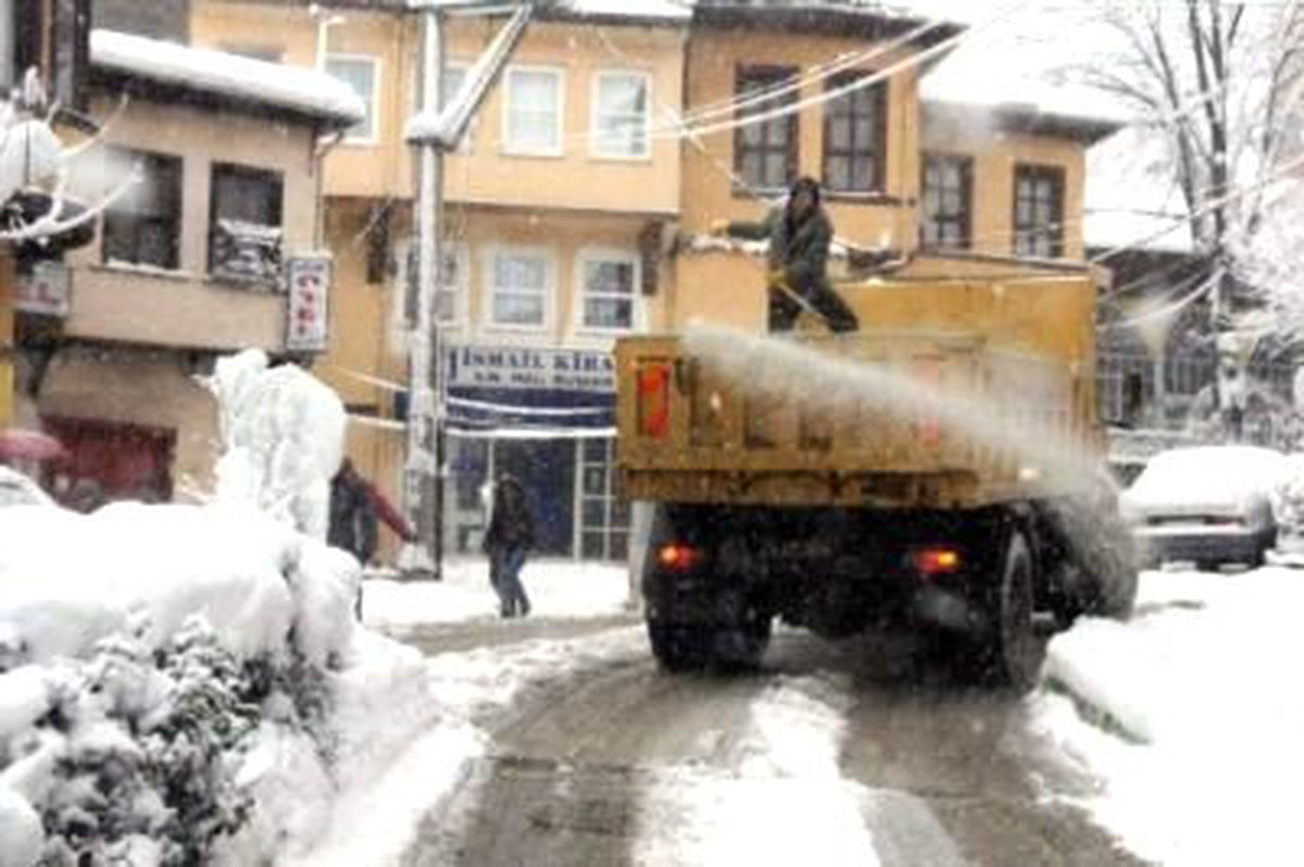 Kar Bursa\'da Yaşamı Olumsuz Etkiledi