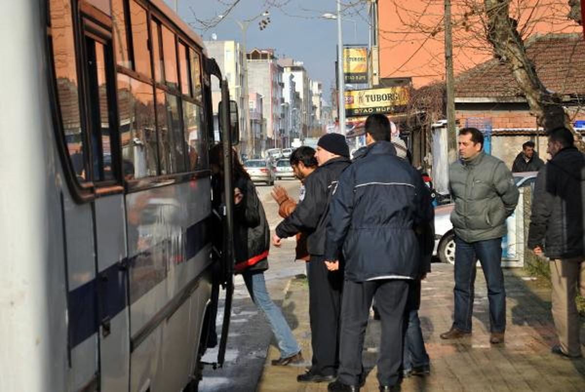 Karacabey'de Uyuşturucu Operasyonu: 19 Gözaltı