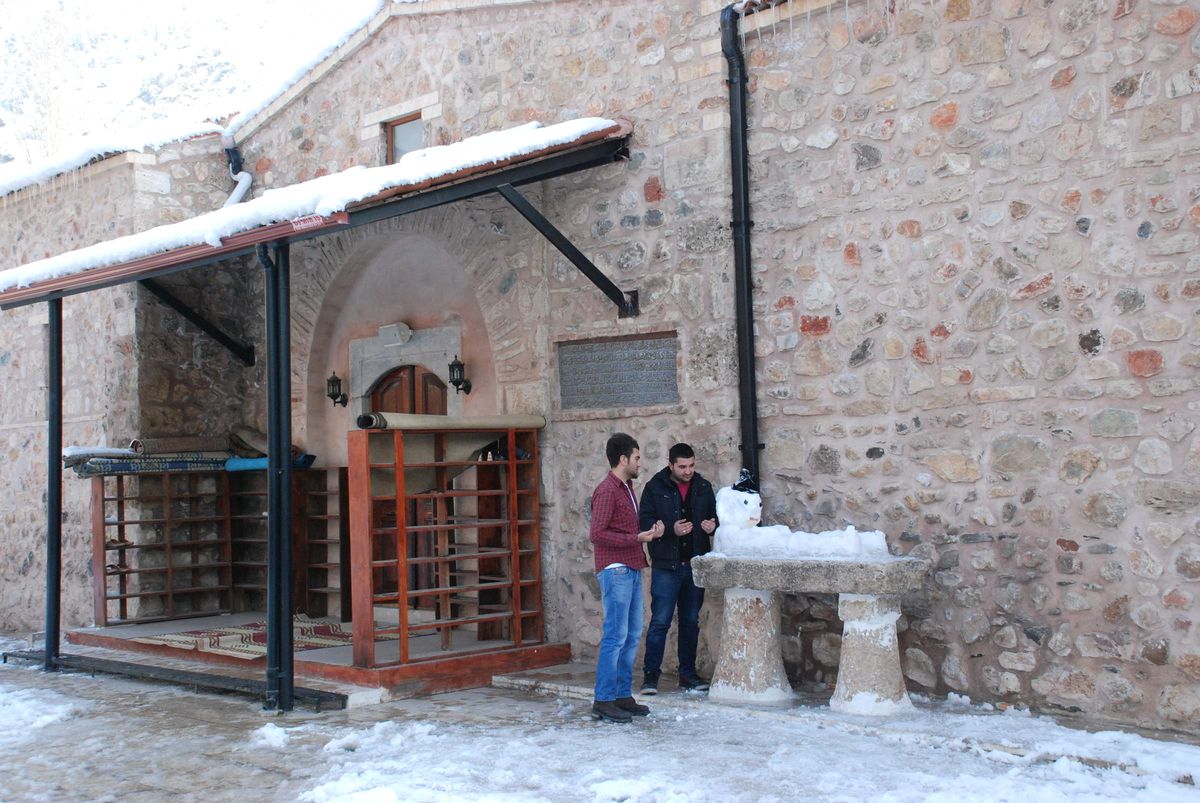 Kardan Adam Musalla Taşında