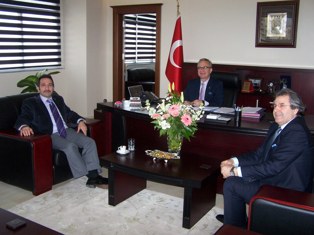 Kaymakam, Yeni Belediye Sarayı Binasını Gezdi