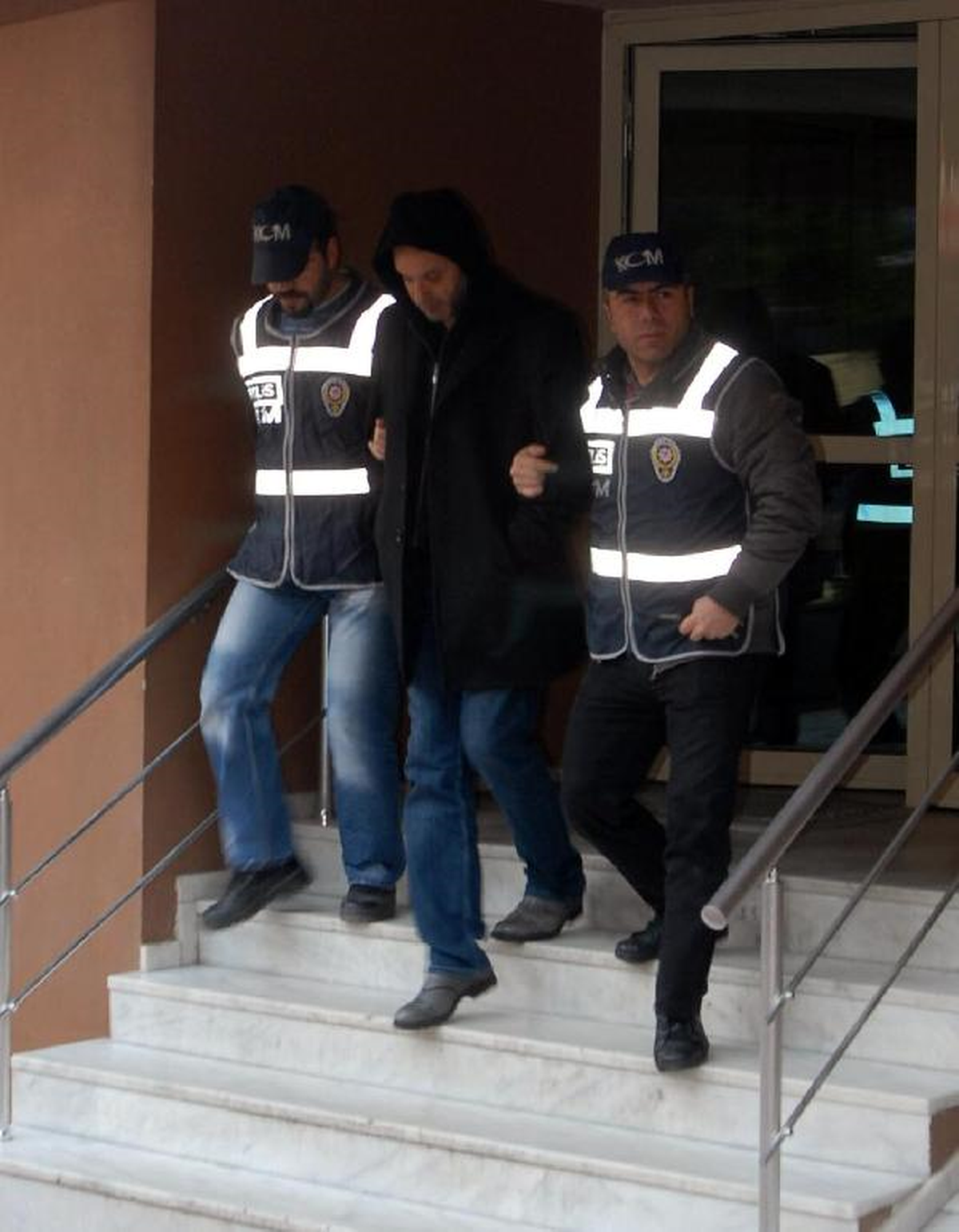 Madeni Yağ Fabrikalarına Kaçak Akaryakıt Baskını: 12 Gözaltı (2)