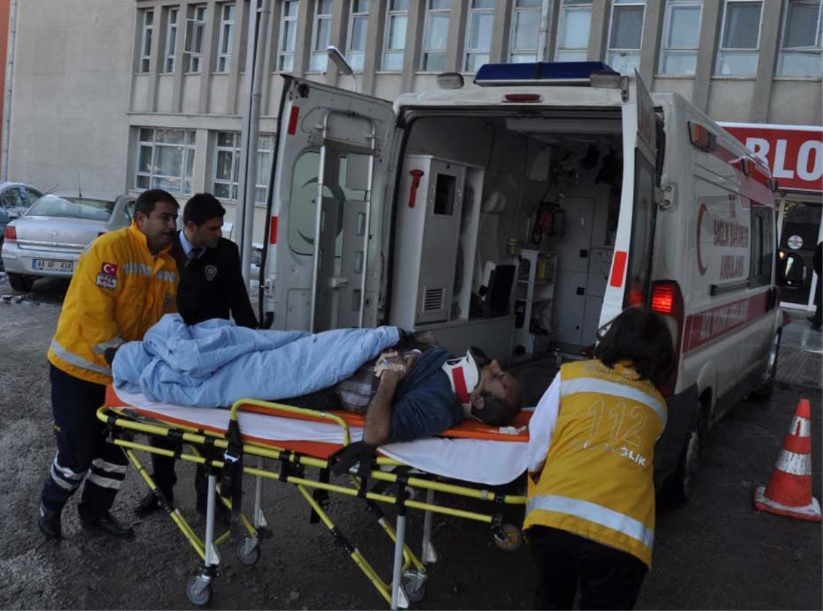 Malatya\'da Trafik Kazası: 3 Yaralı