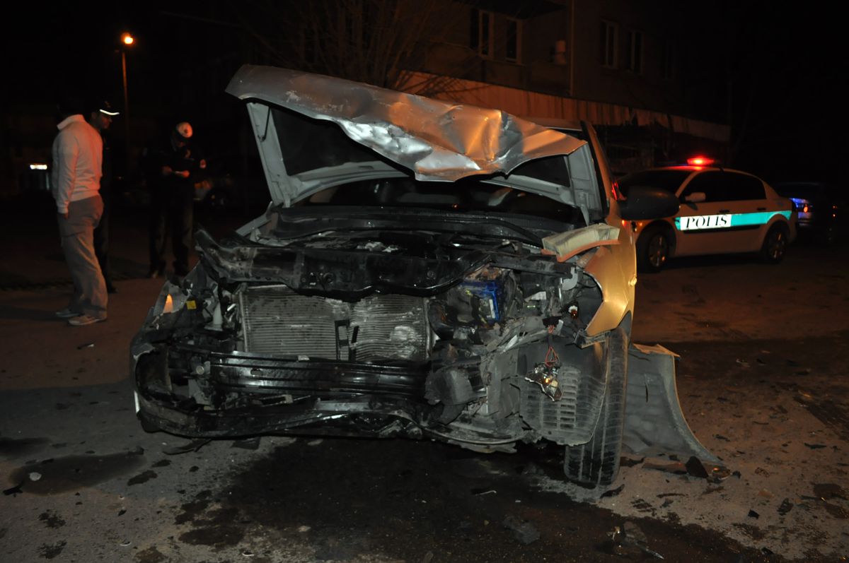 Milas\'ta Trafik Kazası: 2 Yaralı
