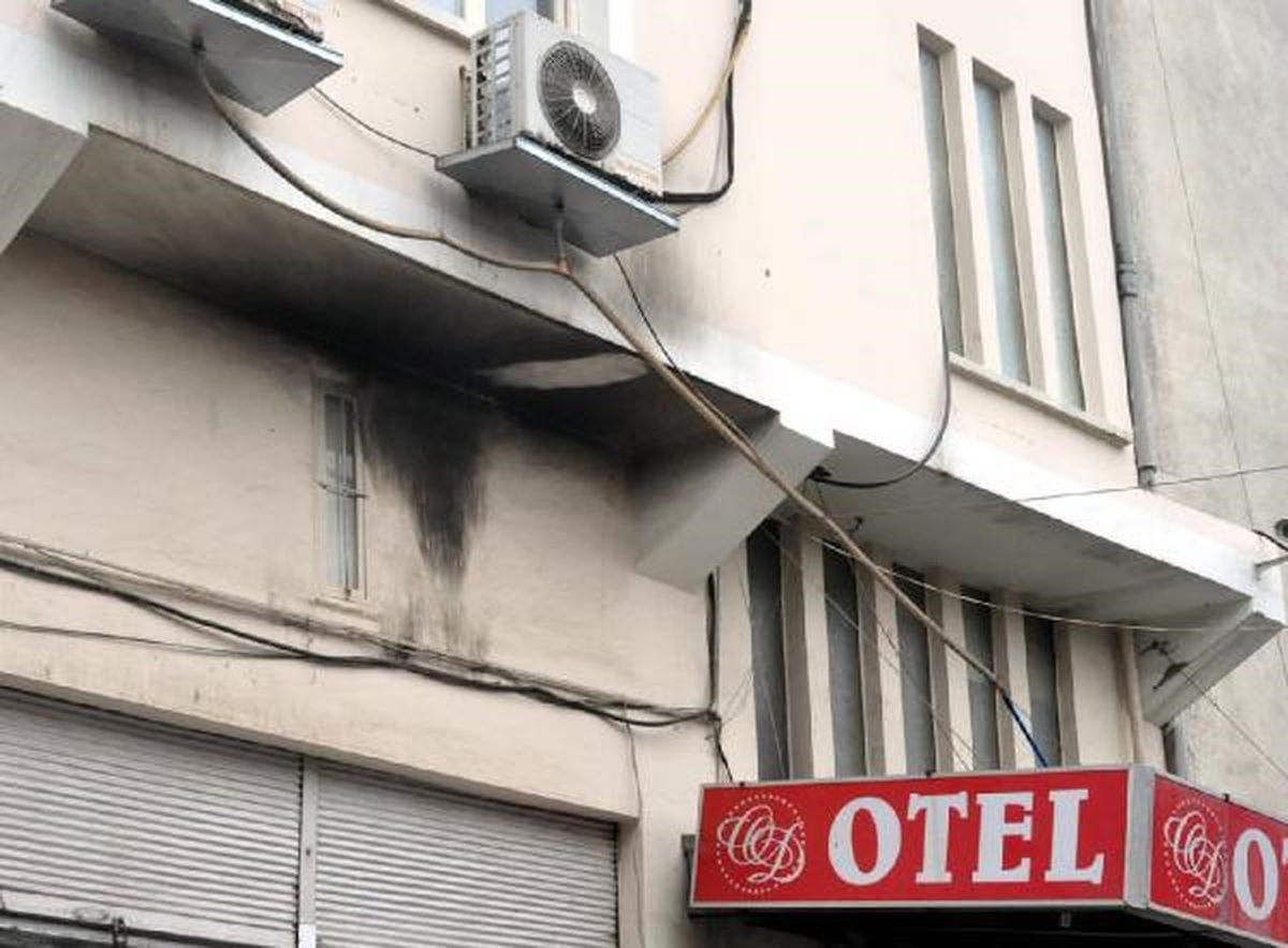 Molotof Atanlara Tüfekle Ateş Açılan Otelin Sahibi: Kendimizi Koruduk