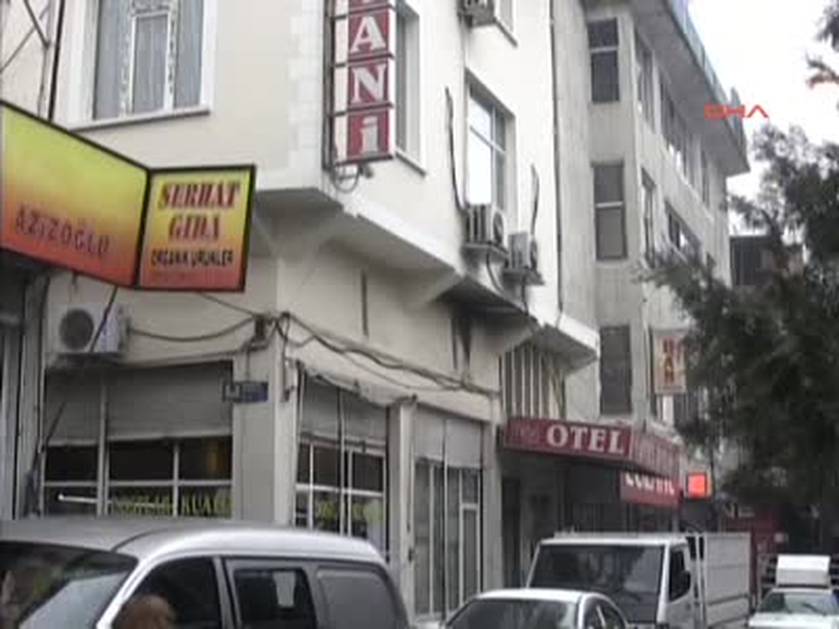 Molotof Kokteyli Atanlara Pompalı Tüfekle Ateş Açıldı 2 Yaralı