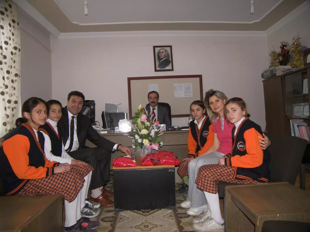 Narman Şehit Astsubay Çavuş Soner Özübek Yatılı İlköğretim Okulu Öğrencileri Başarıya Doymuyor