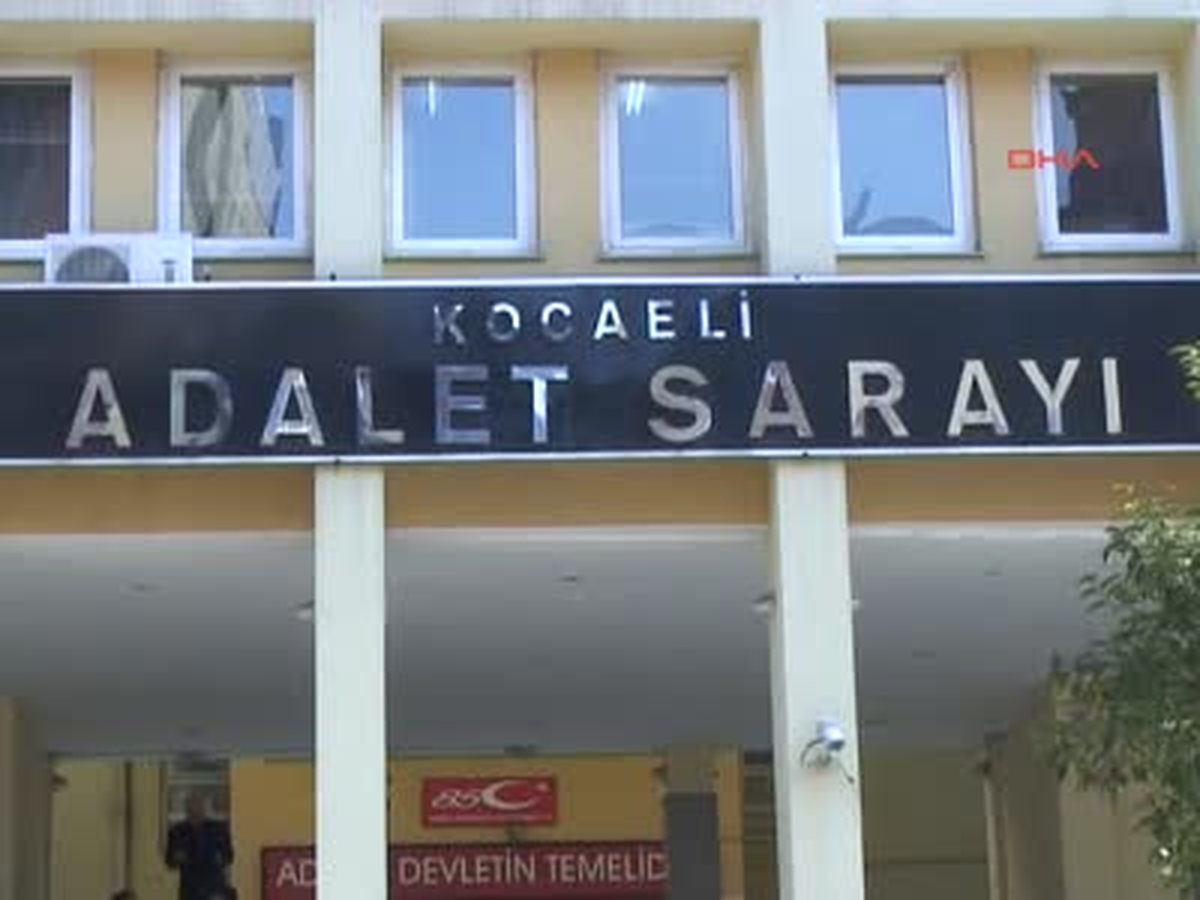 Öfkeli Müvekkil Avukatı Bıçakla Yaraladı