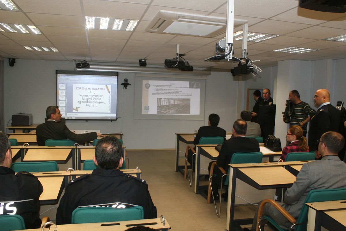 Polise, Akıllı Sınıflarla Uzaktan Eğitim