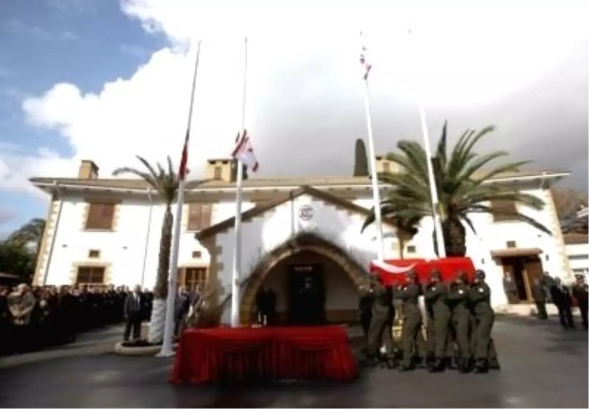 Rauf Denktaş'ın Cenaze Töreni Rum Basınında