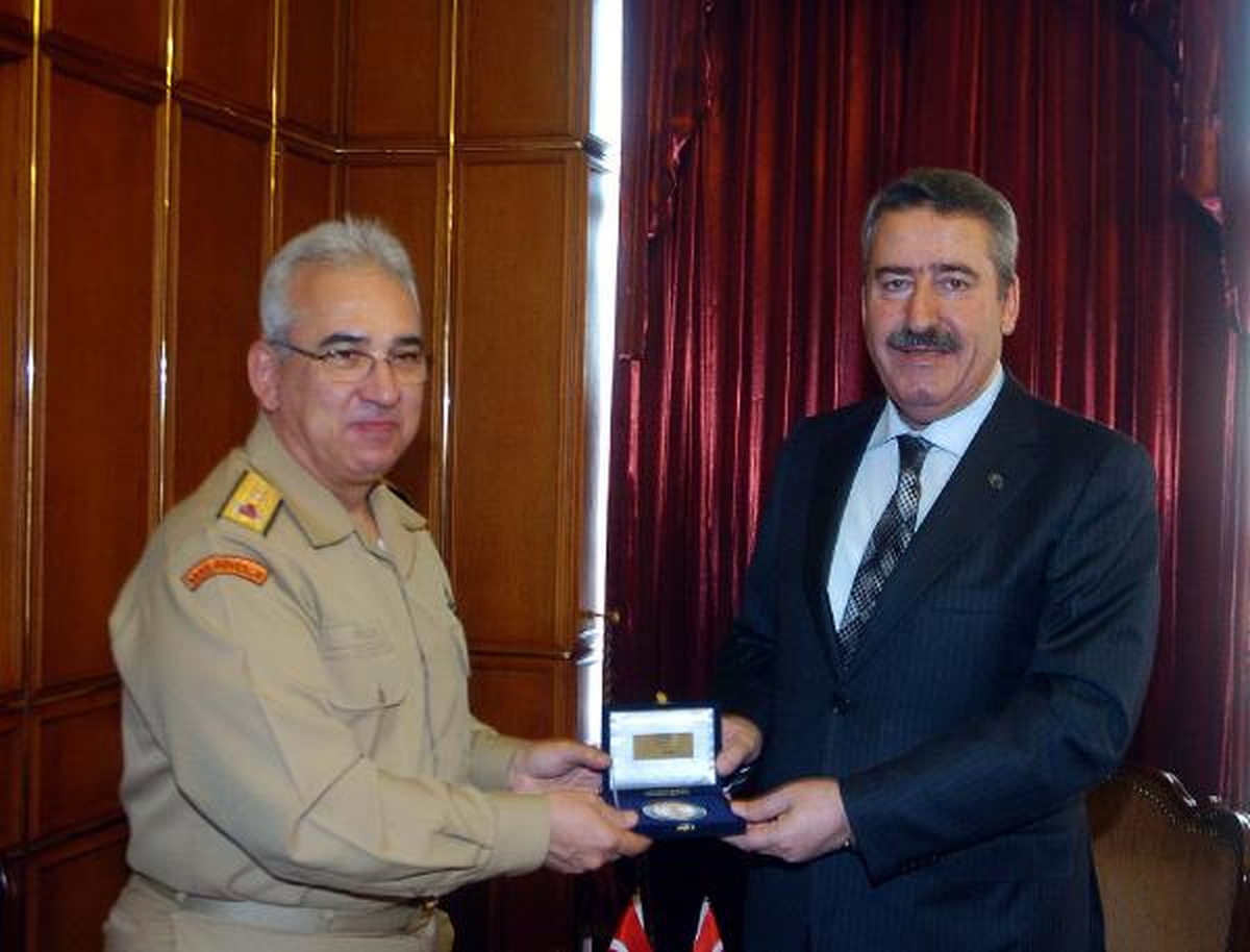 Sahil Güvenlik Komutanı İzmir'de