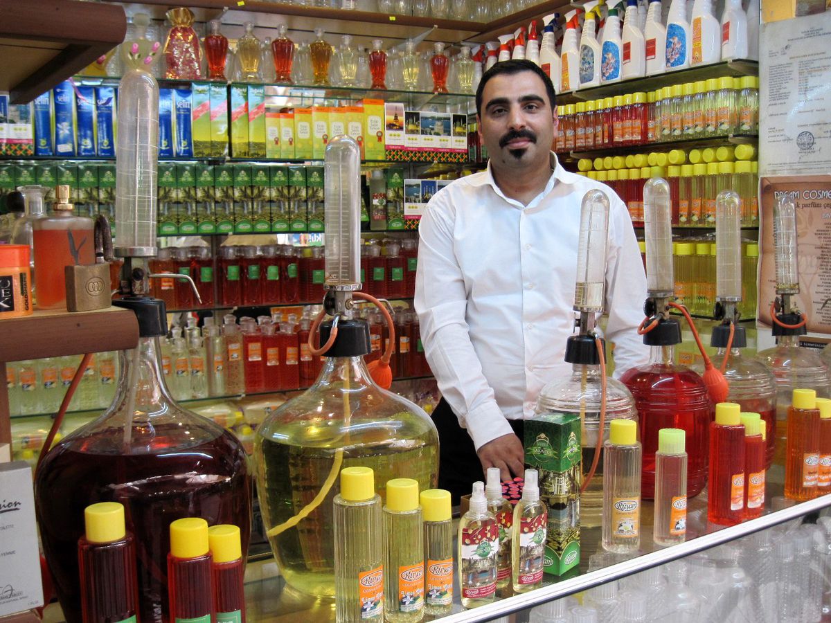Sakarya\'da Antibakteriyel Kolonya Üretildi.