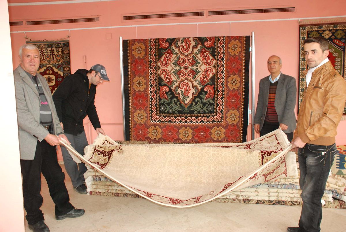 Sındırgı Halıları Kocaeli'de Sergileniyor