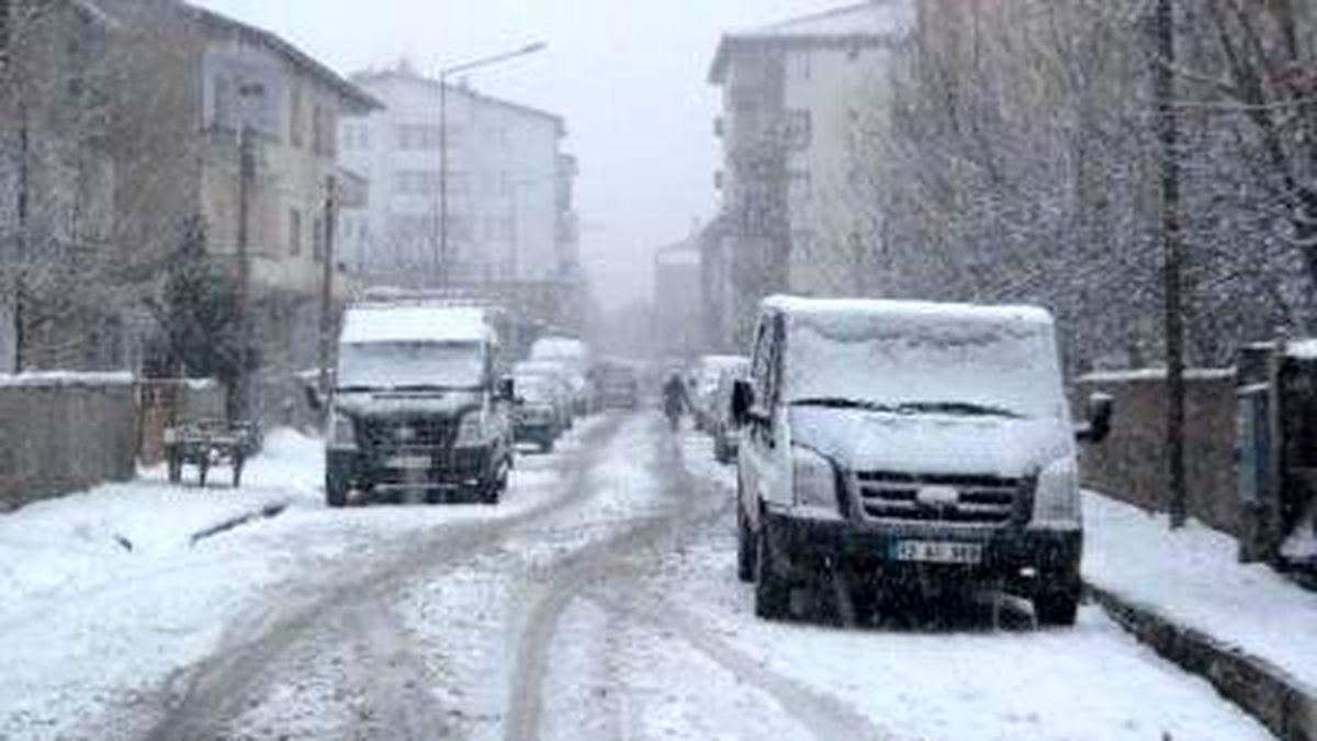 Tatvan\'da Kar Tatili