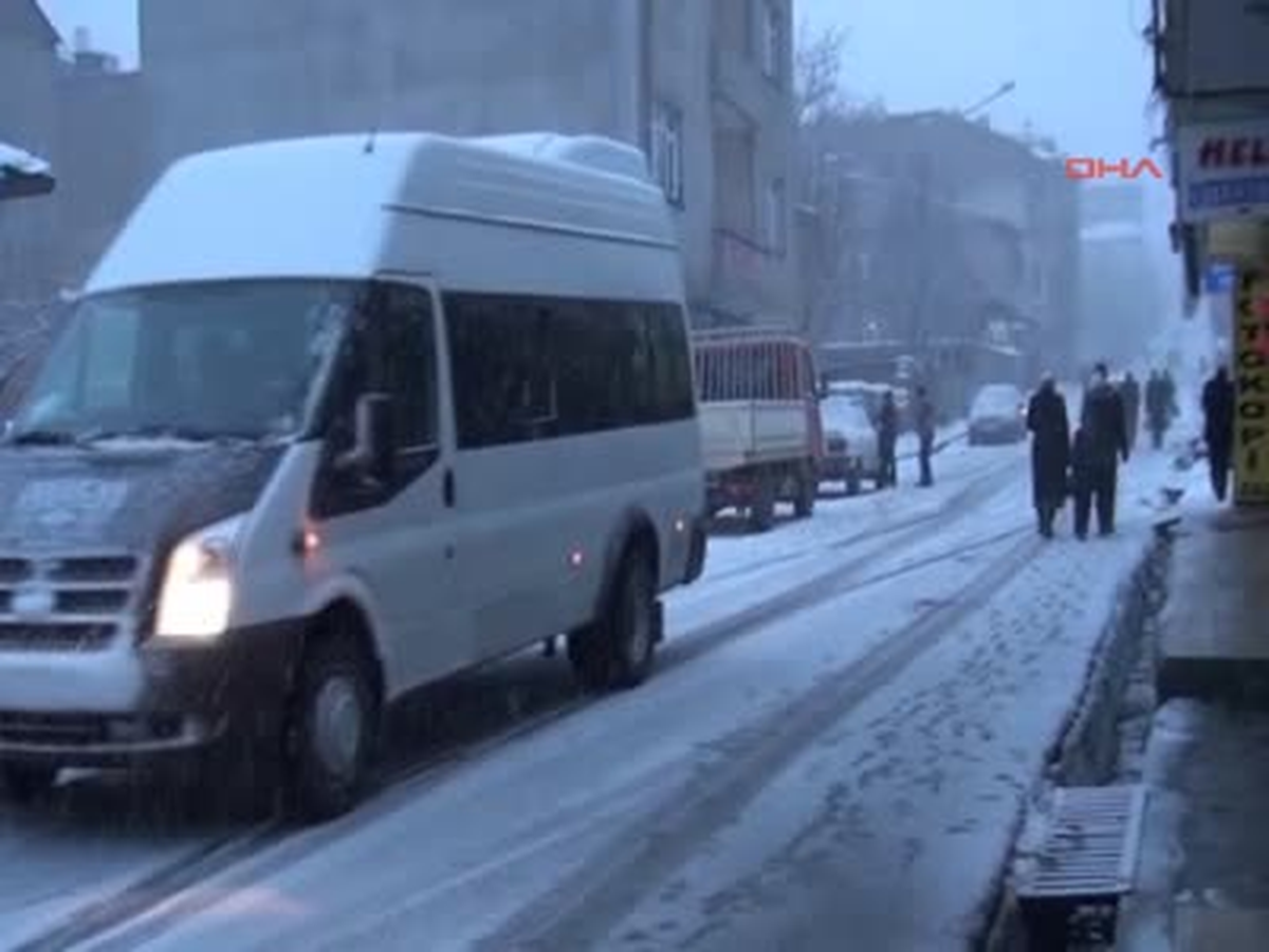 Tatvan\'da Kar ve Tipi Hayatı Olumsuz Etkiliyor