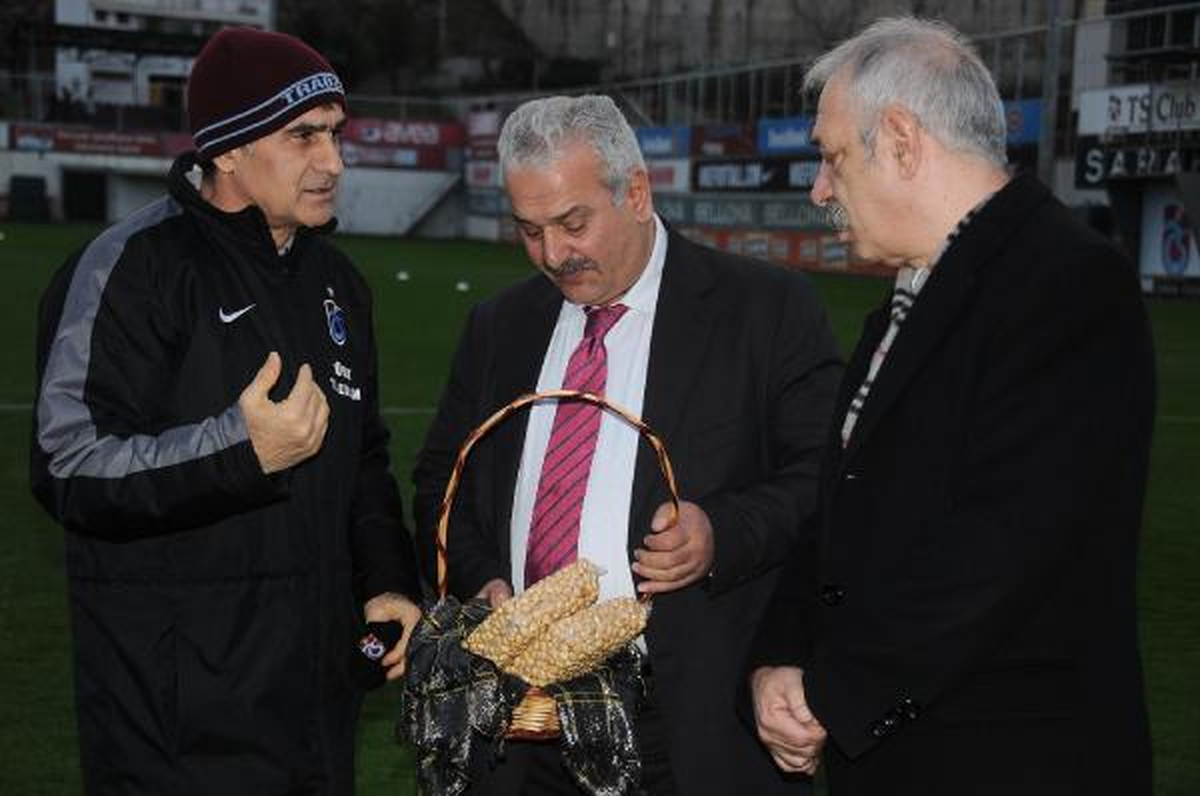 Trabzonsporlu Futbolculara Fındık Dopingi