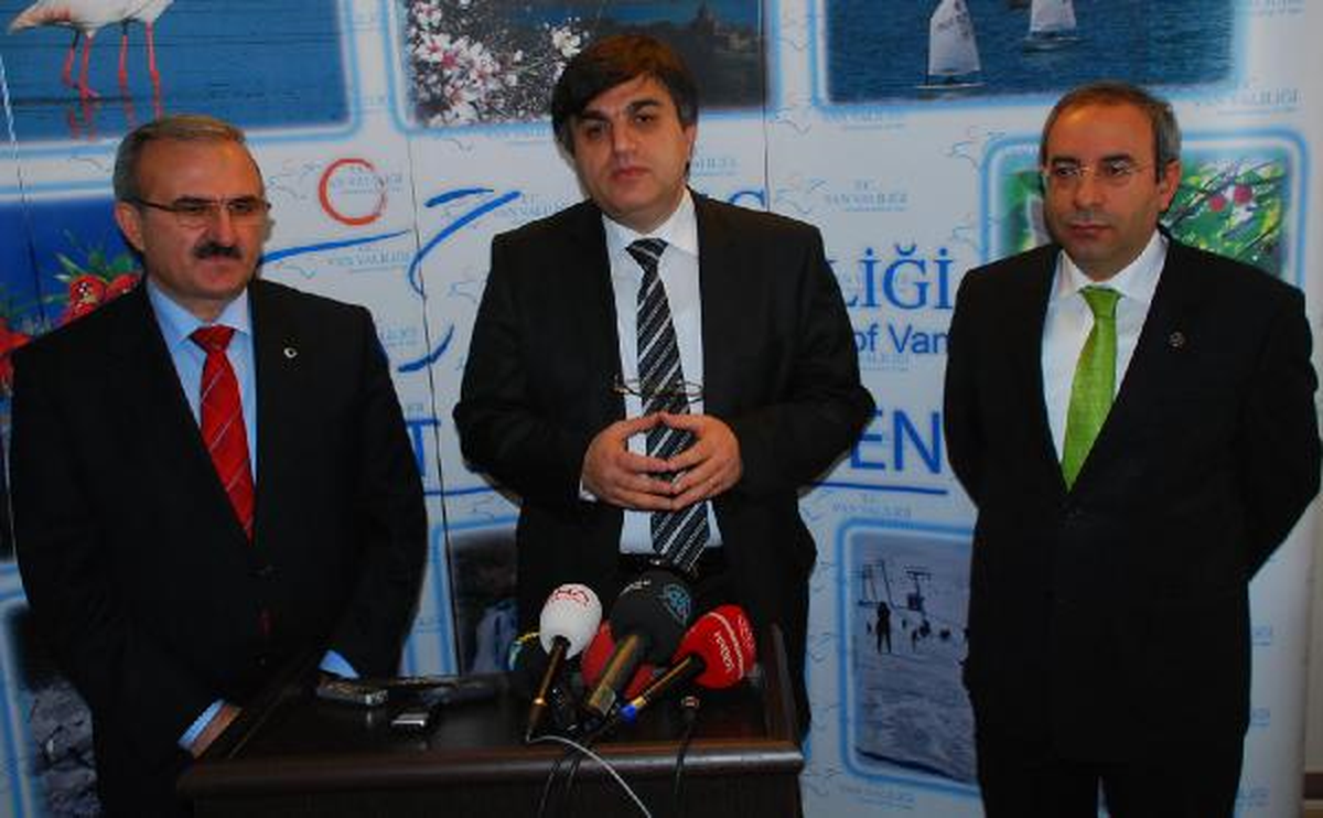 YÖK Başkanı Çetinsaya, İlk Ziyaretini Van'a Yaptı