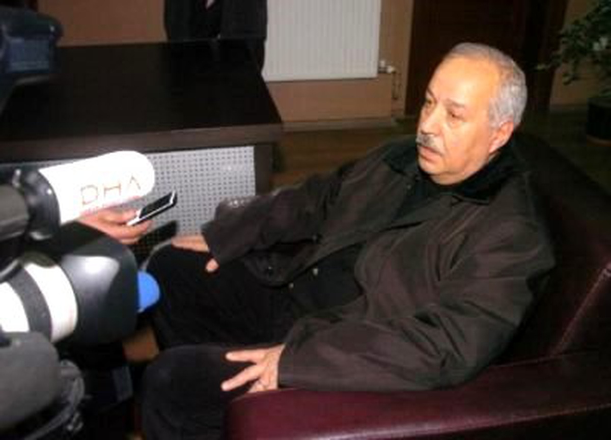 Zonguldak\'ta Kardan Pazar Yerinin Çatısı Çöktü: 1 Ölü, 20 Yaralı (4)