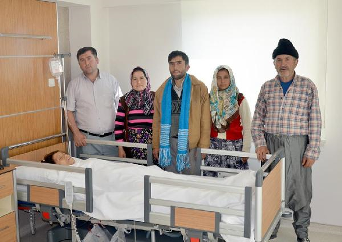 3 Santimetrelik Taş Nedeniyle 5 Kiloya Ulaşan Böbrek Alındı