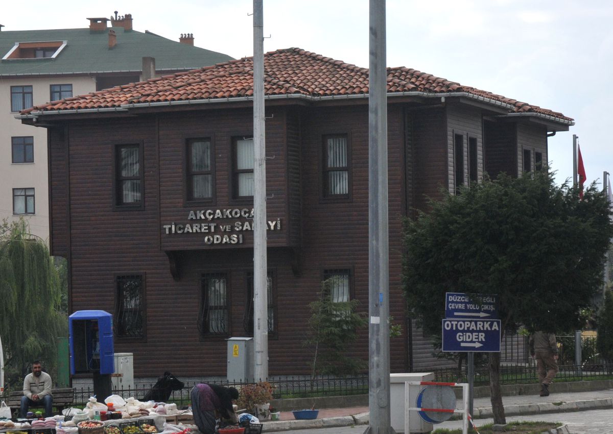 Belediye Arsasını Ticaret Sanayi Odasına Sattı