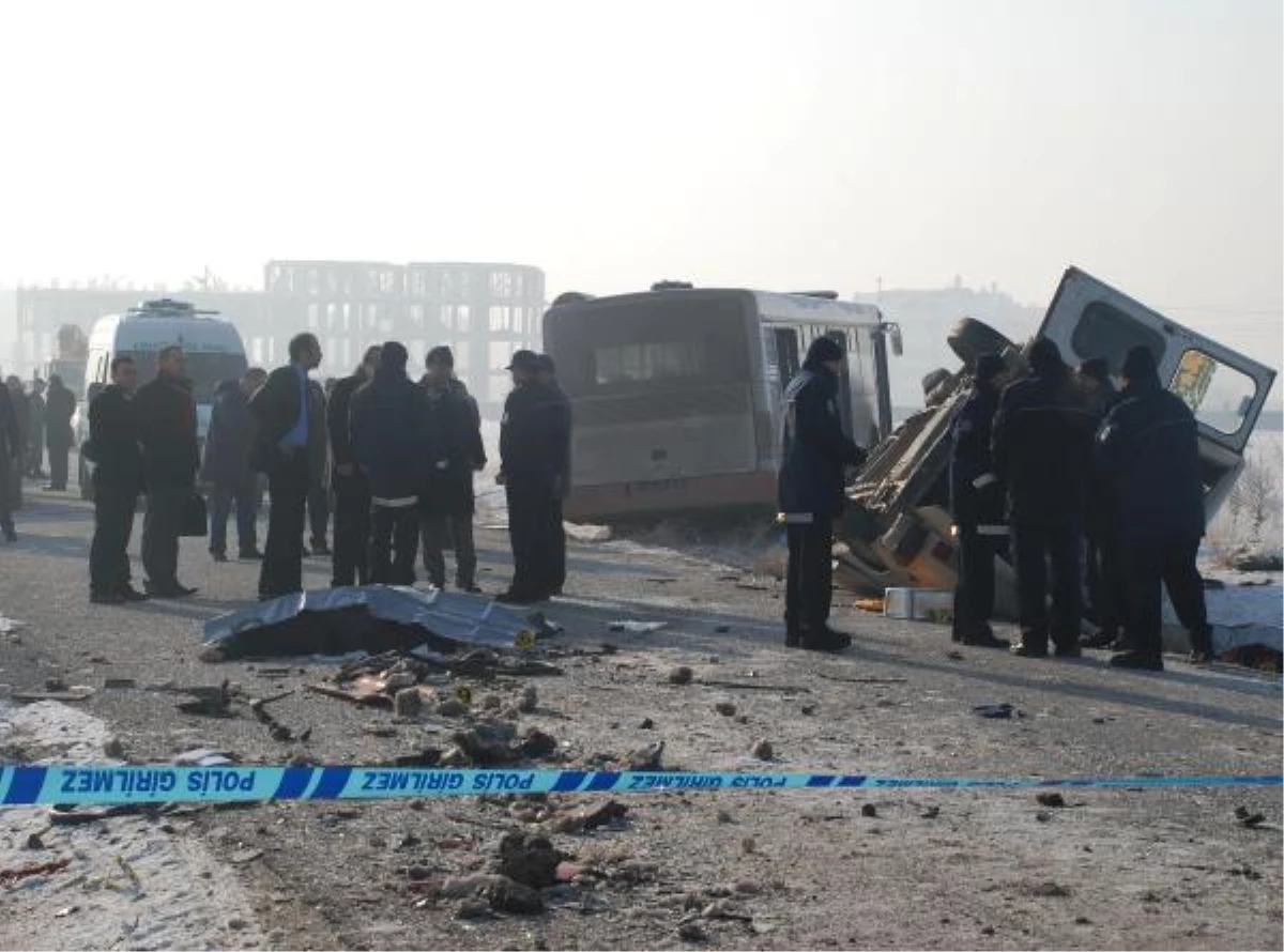 Belediye Otobüsü ile İşçi Servisi Çarpıştı: 5 Ölü, 8 Yaralı (2)
