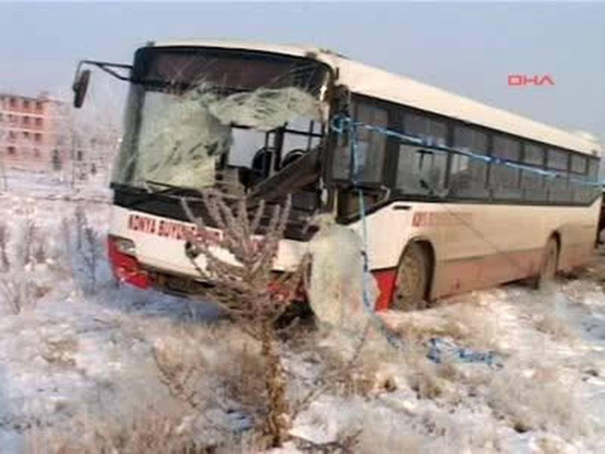 Belediye Otobüsü ile İşçi Servisi Çarpıştı: 5 Ölü, 5 Yaralı (1)