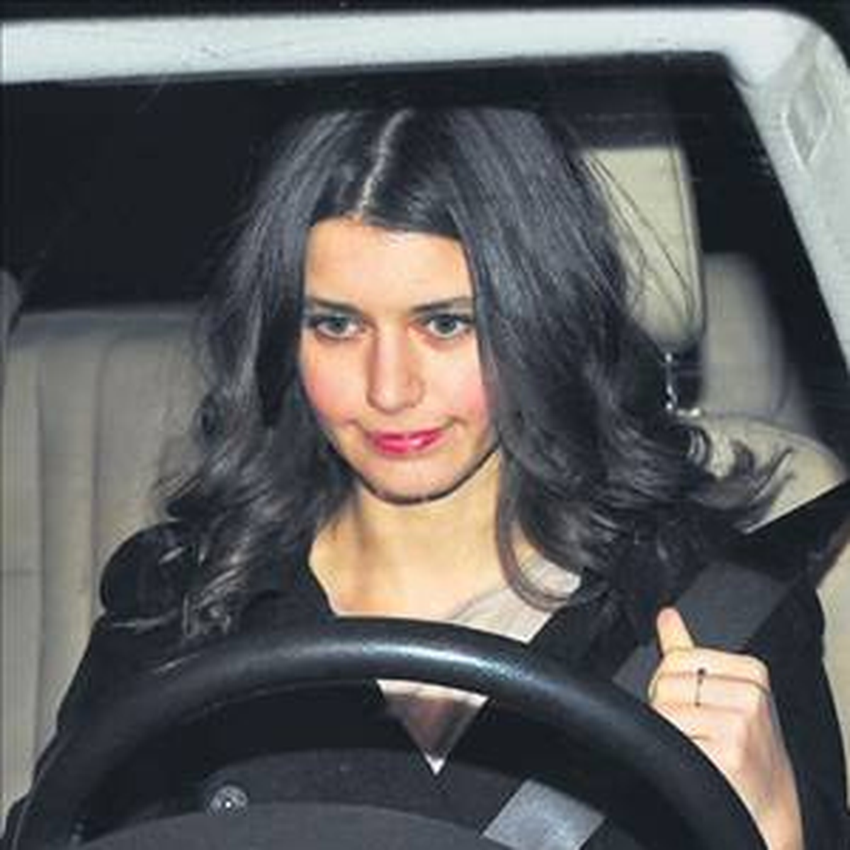 Beren Saat Teğet Geçti